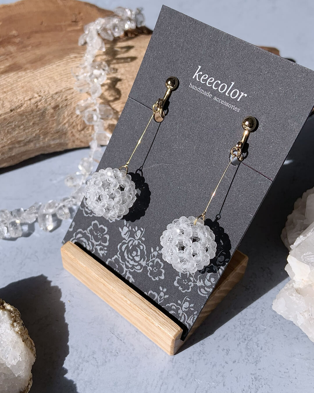 【受注生産】宇宙のエネルギーと繋がる フラーレンイヤリング 2mm水晶カット