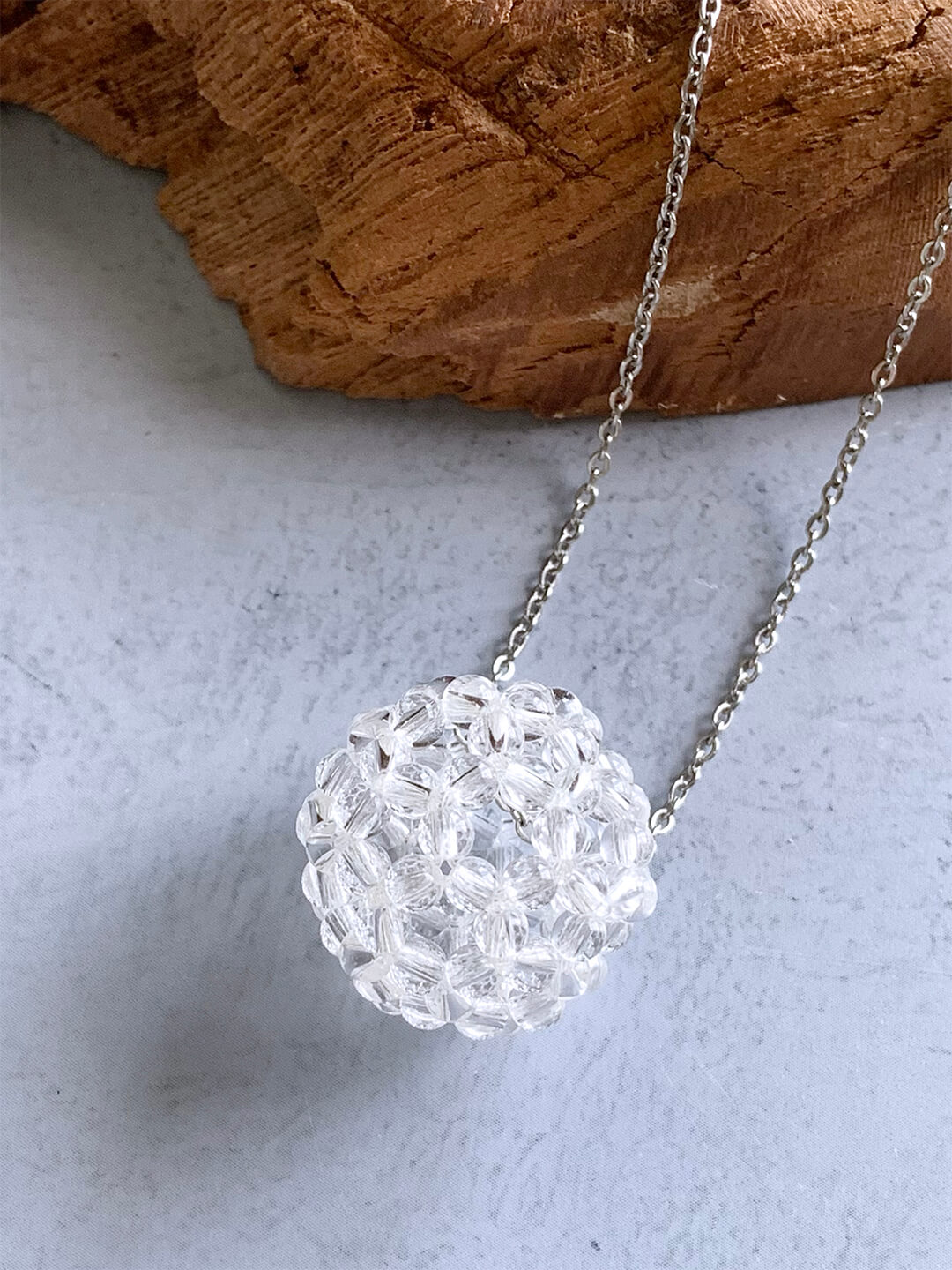 宇宙のエネルギーと繋がる フラーレン ネックレス 3.5mm玉 水晶AAA（直径約2.3cm）